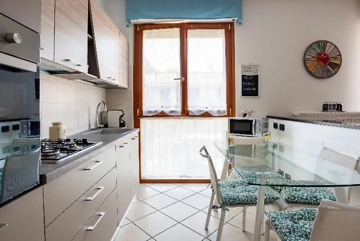 Casti - Appartamento Mm3 Comasina Milan